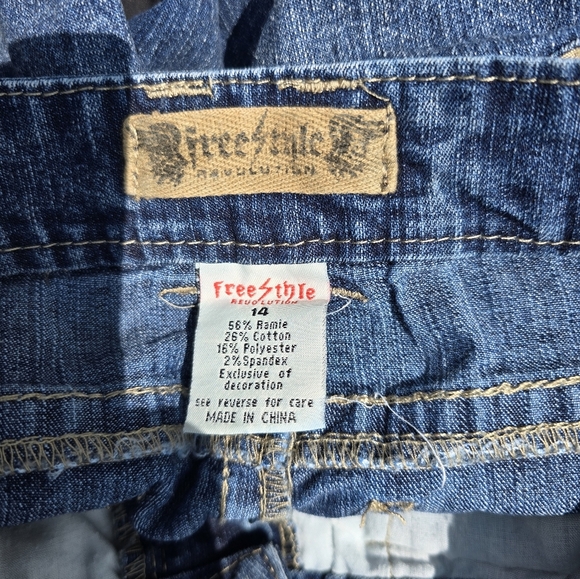 Free Style Youth Denim Shorts Size 14 - Picture 2 of 3